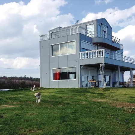 Four-bedroom Holiday In Ancient Sikyona *