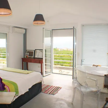 Four-bedroom Holiday In Ancient Sikyona *