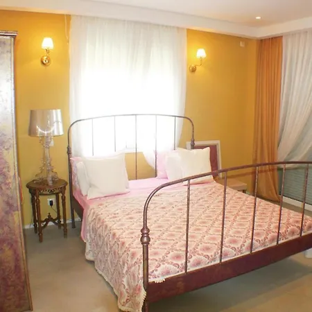 Four-bedroom Holiday In Ancient Sikyona