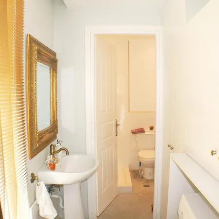 Four-bedroom Holiday In Ancient Sikyona